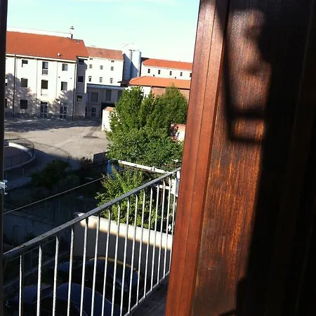 Apartment Lucy's Houses - Vittoria Rosso Novara