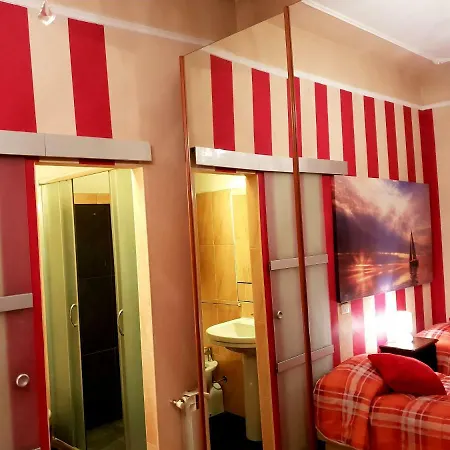 Lucy's Houses - Vittoria Rosso Apartment